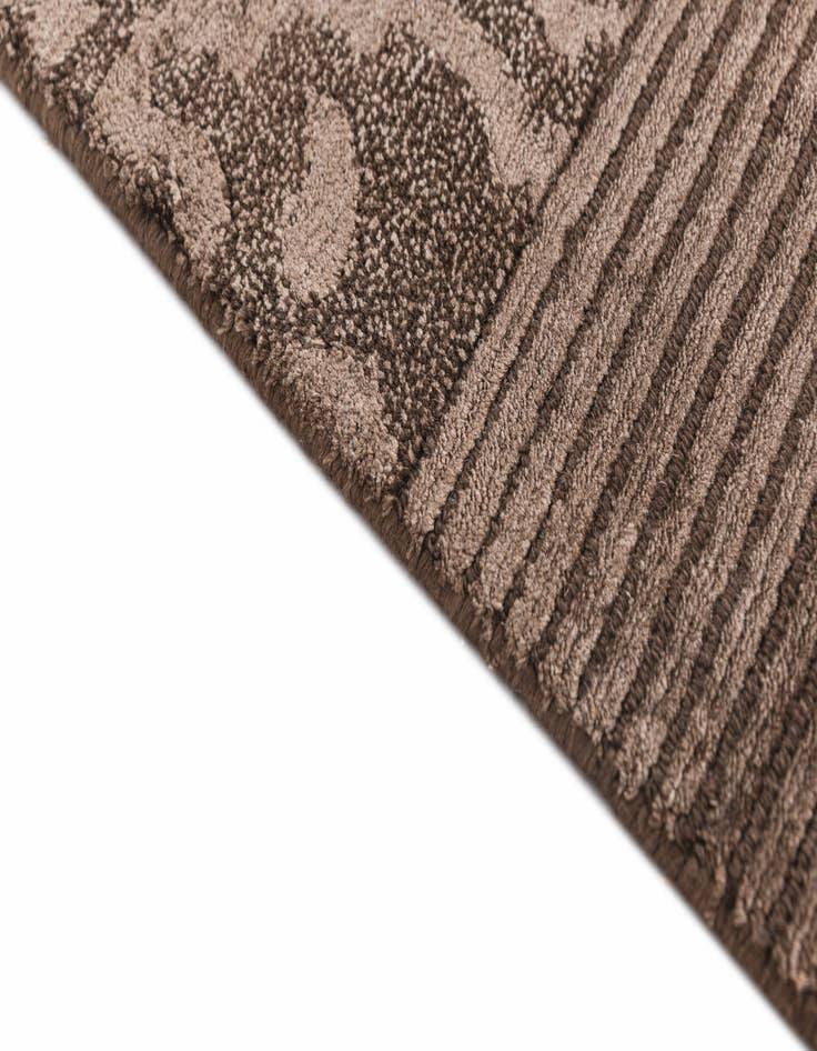 Detail image of 2' 7 x 5'  Hand Knotted Darya Wool Rug