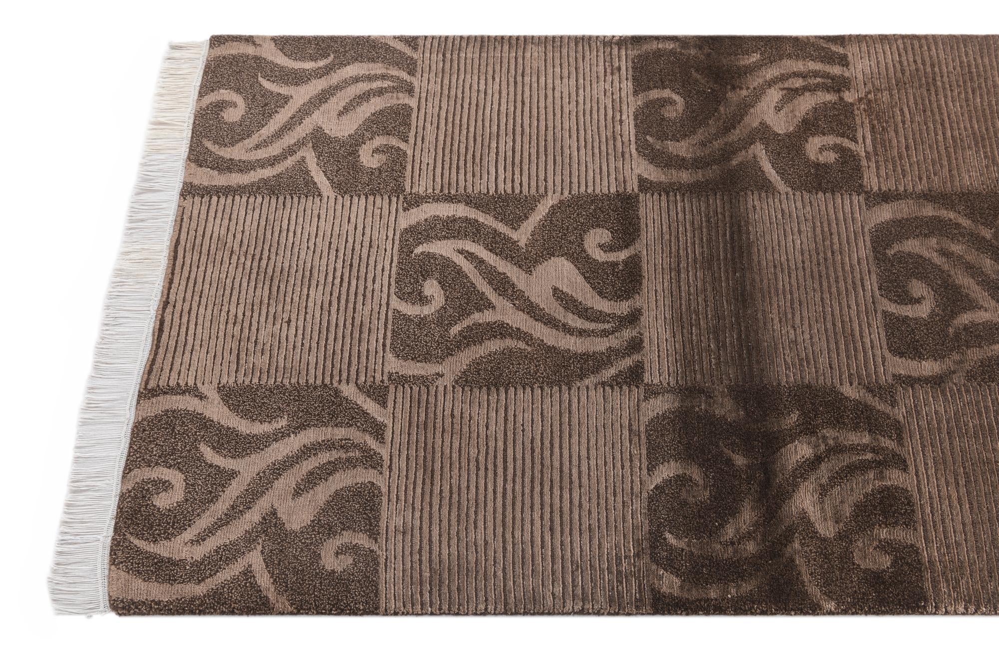 2' 7 x 5' Hand Knotted Darya Wool Rug