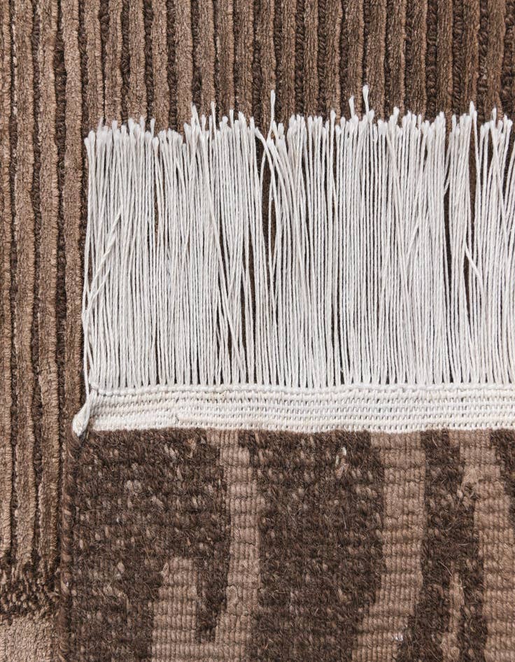 Detail image of 2' 7 x 5'  Hand Knotted Darya Wool Rug
