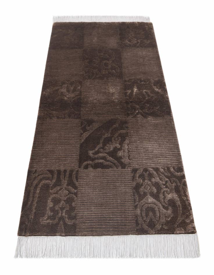 Detail image of 2' 8 x 4' 11  Hand Knotted Darya Wool Rug