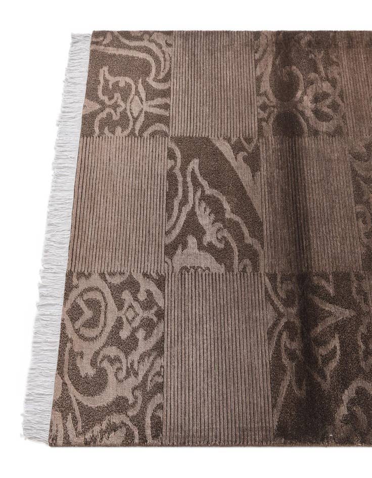 Detail image of 2' 8 x 4' 11  Hand Knotted Darya Wool Rug