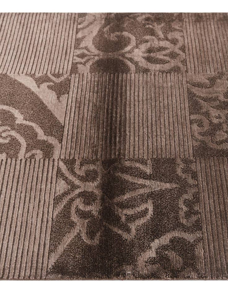 Detail image of 2' 8 x 4' 11  Hand Knotted Darya Wool Rug