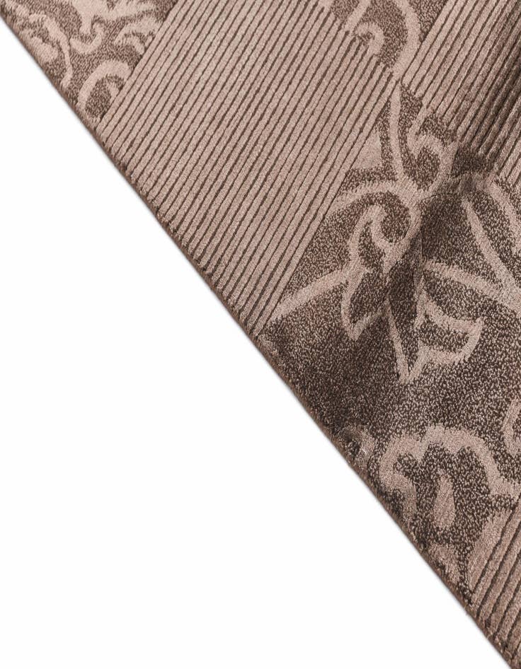 Detail image of 2' 8 x 4' 11  Hand Knotted Darya Wool Rug