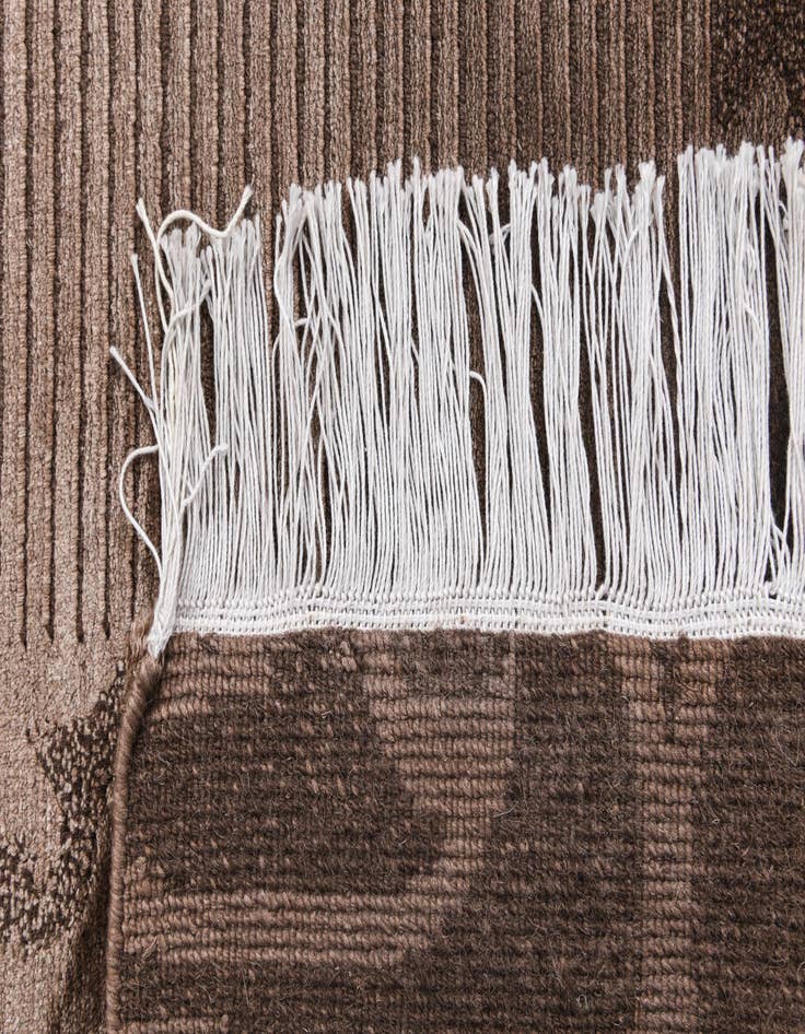 Detail image of 2' 8 x 4' 11  Hand Knotted Darya Wool Rug