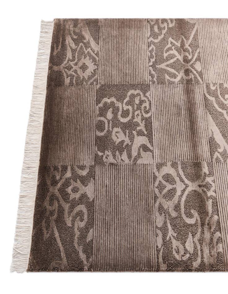 Detail image of 2' 7 x 5'  Hand Knotted Darya Wool Rug