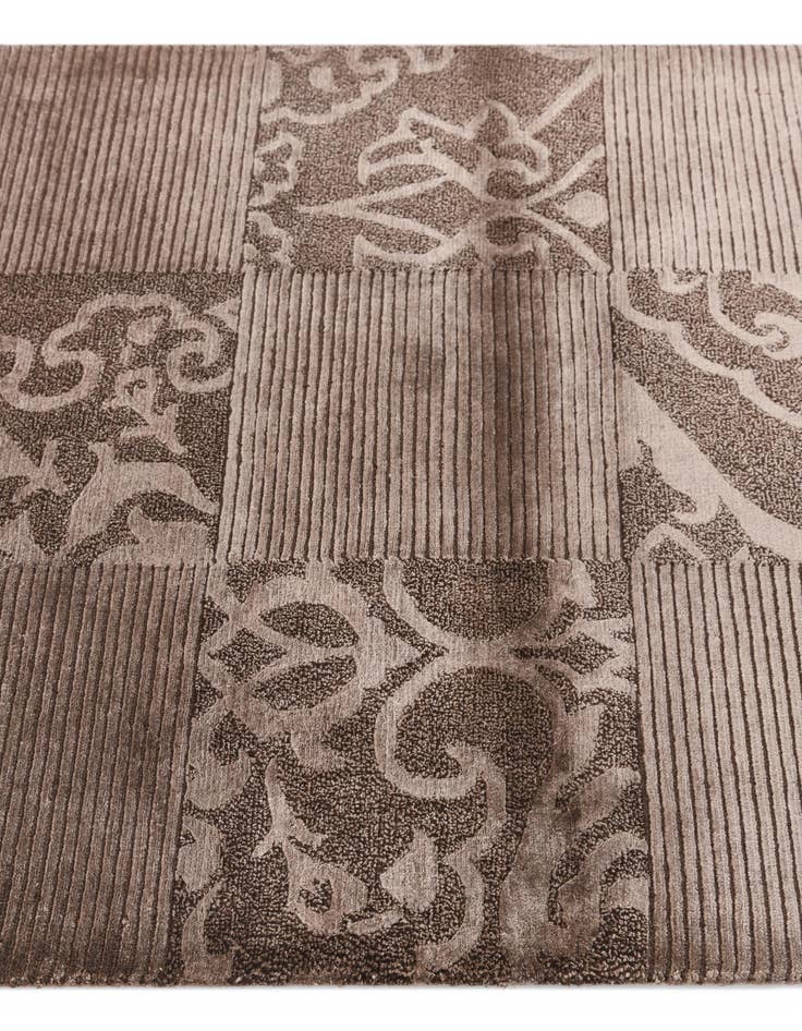 Detail image of 2' 7 x 5'  Hand Knotted Darya Wool Rug