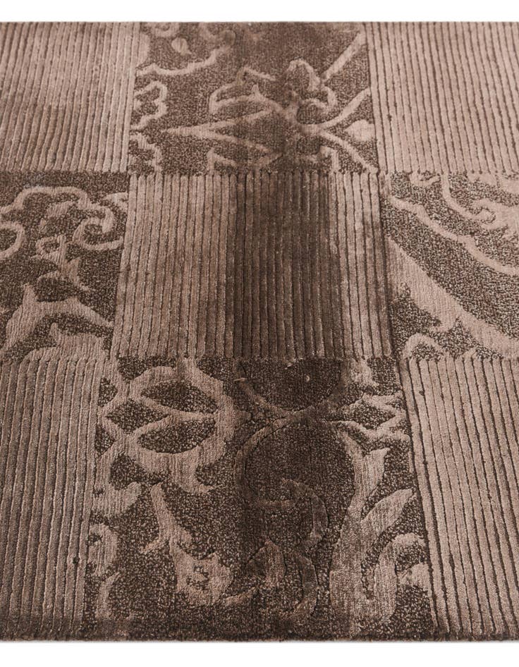 Detail image of 2' 9 x 5' Hand Knotted Darya Wool Rug