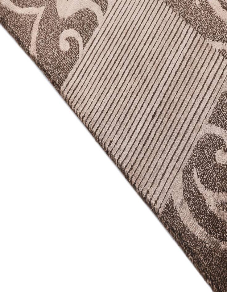 Detail image of 2' 8 x 5' 6  Hand Knotted Darya Wool Rug