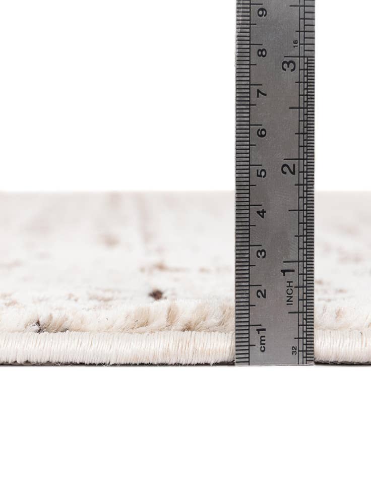 Detail image of 3' 3 x 5' 3 Hermitage Rug