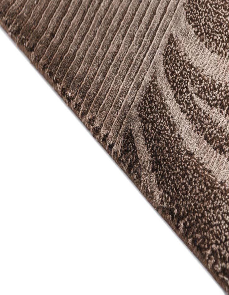 Detail image of 2' 7 x 10' 3  Hand Knotted Darya Wool Runner Rug