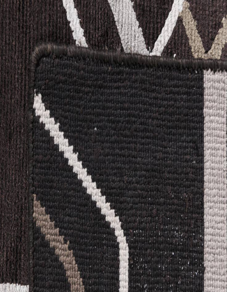 Detail image of 2' 8 x 9' 11  Hand Knotted Darya Wool Runner Rug