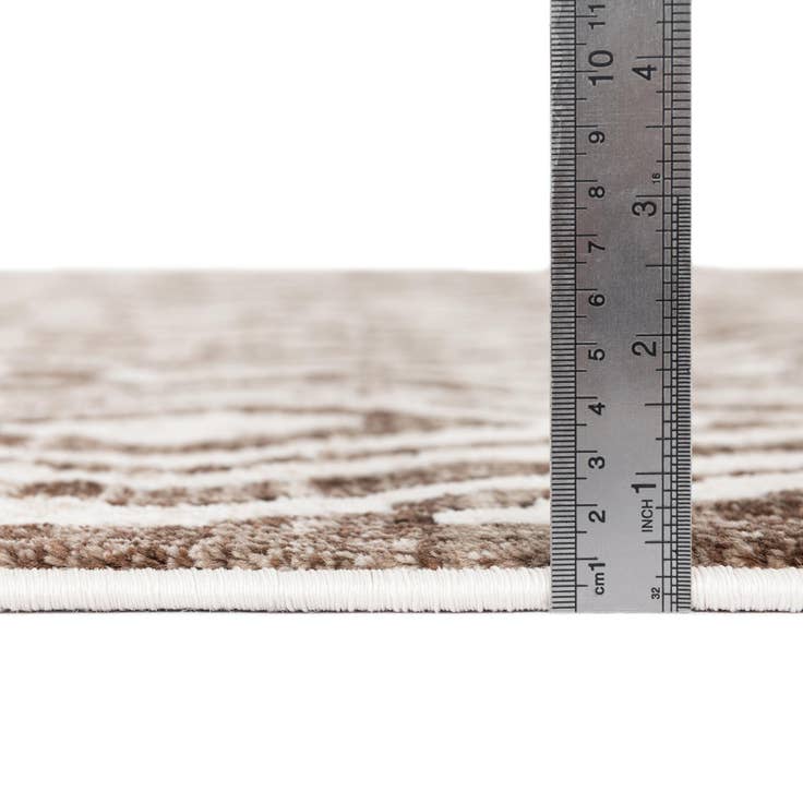 Detail image of 2' 7 x 12' Hermitage Runner Rug