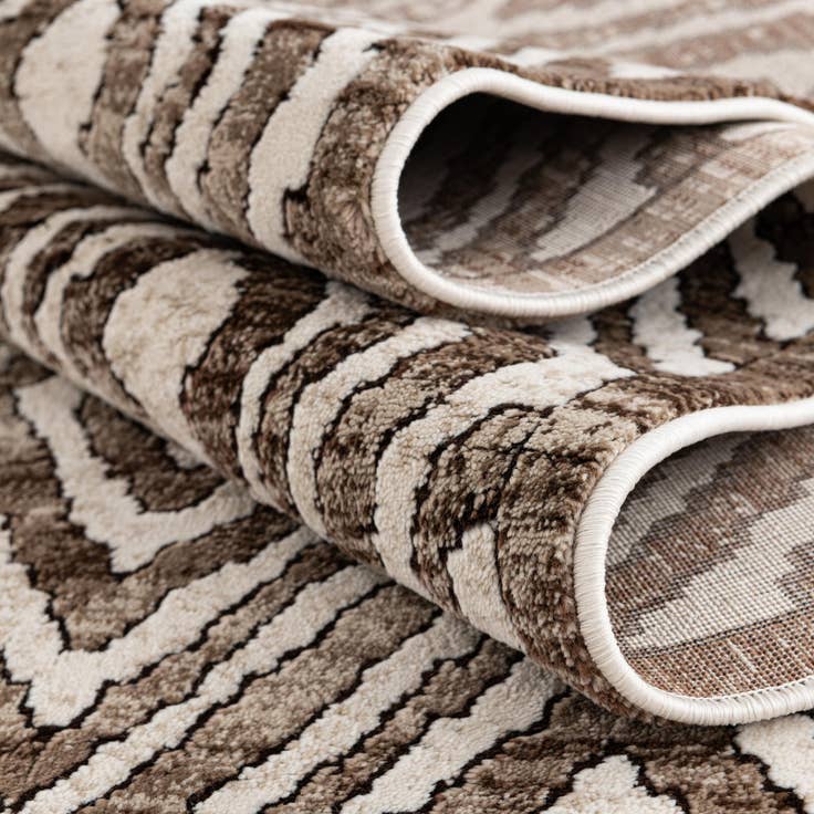 Detail image of 2' 7 x 12' Hermitage Runner Rug