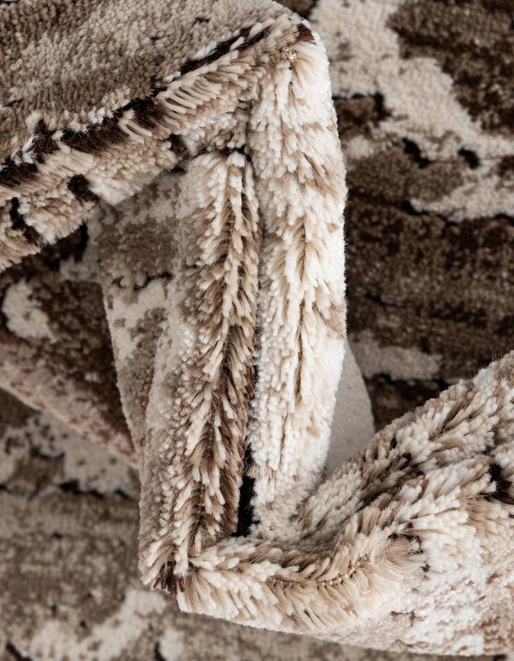 Detail image of 2' x 5' Hermitage Runner Rug