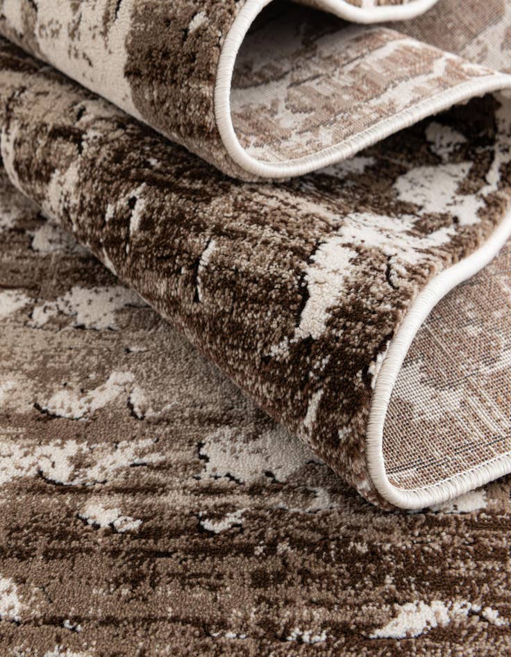 Detail image of 2' x 5' Hermitage Runner Rug