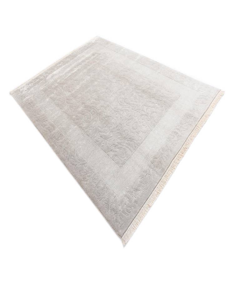 Detail image of 6' 11 x 9' 6  Hand Knotted Darya Rug