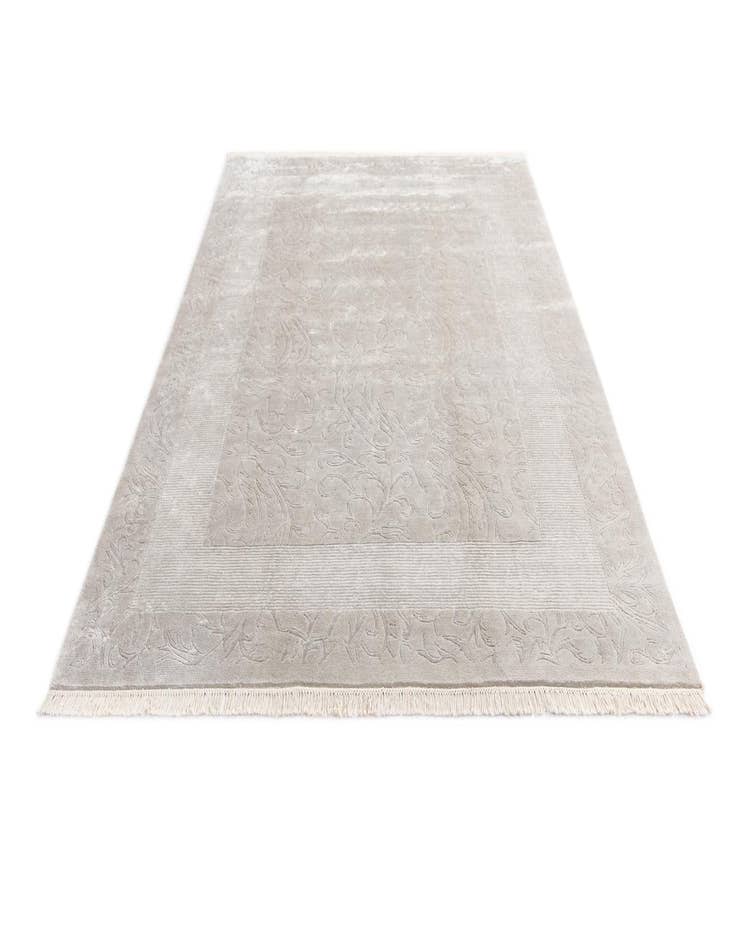 Detail image of 6' 11 x 9' 6  Hand Knotted Darya Rug