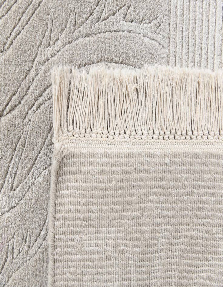 Detail image of 6' 11 x 9' 6  Hand Knotted Darya Rug