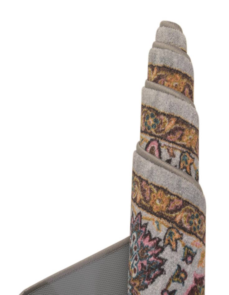 Detail image of 5' 3 x 7' 9 Medina Rug