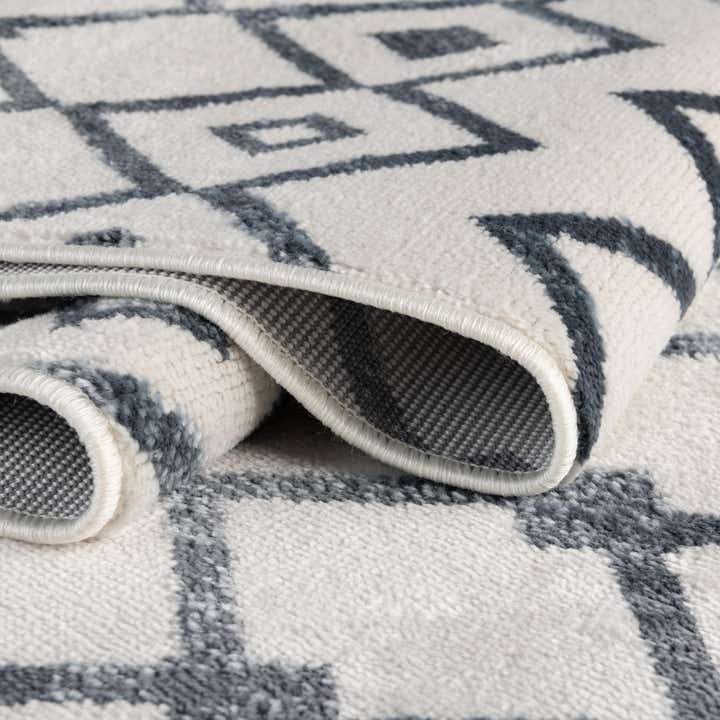 8' x 10' Bohemian Trellis Rug