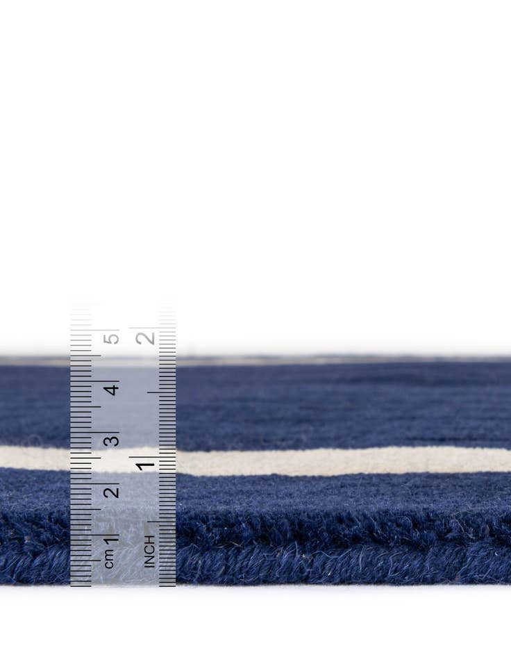 Detail image of 7' 10 x 7' 10 Jill Zarin Border Wool Square Rug