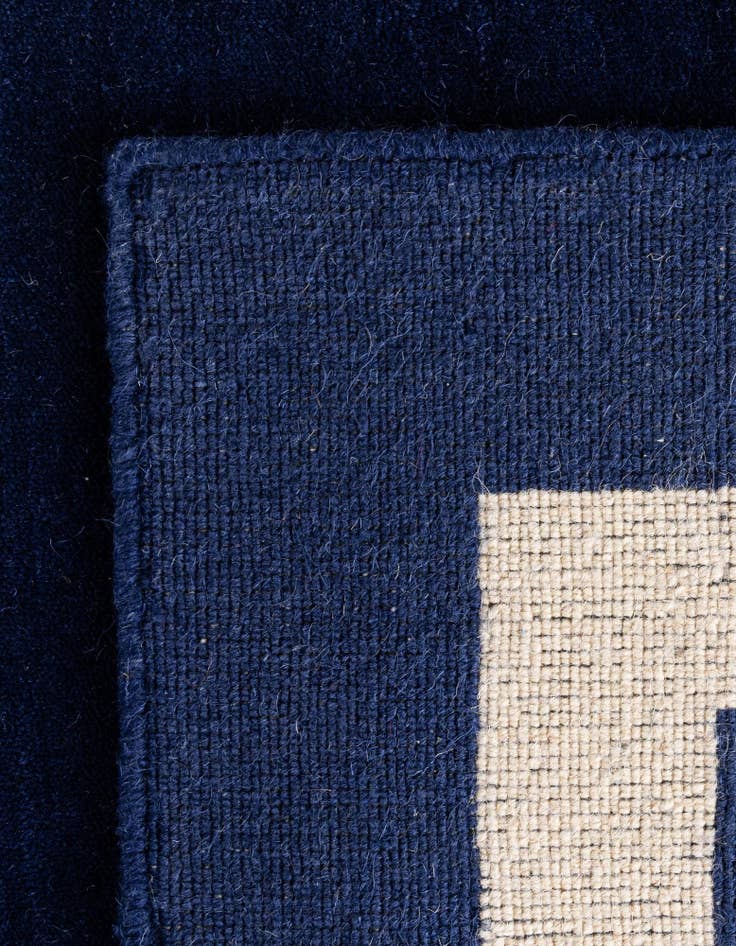 Detail image of 5' 1 x 5' 1 Jill Zarin Border Wool Square Rug