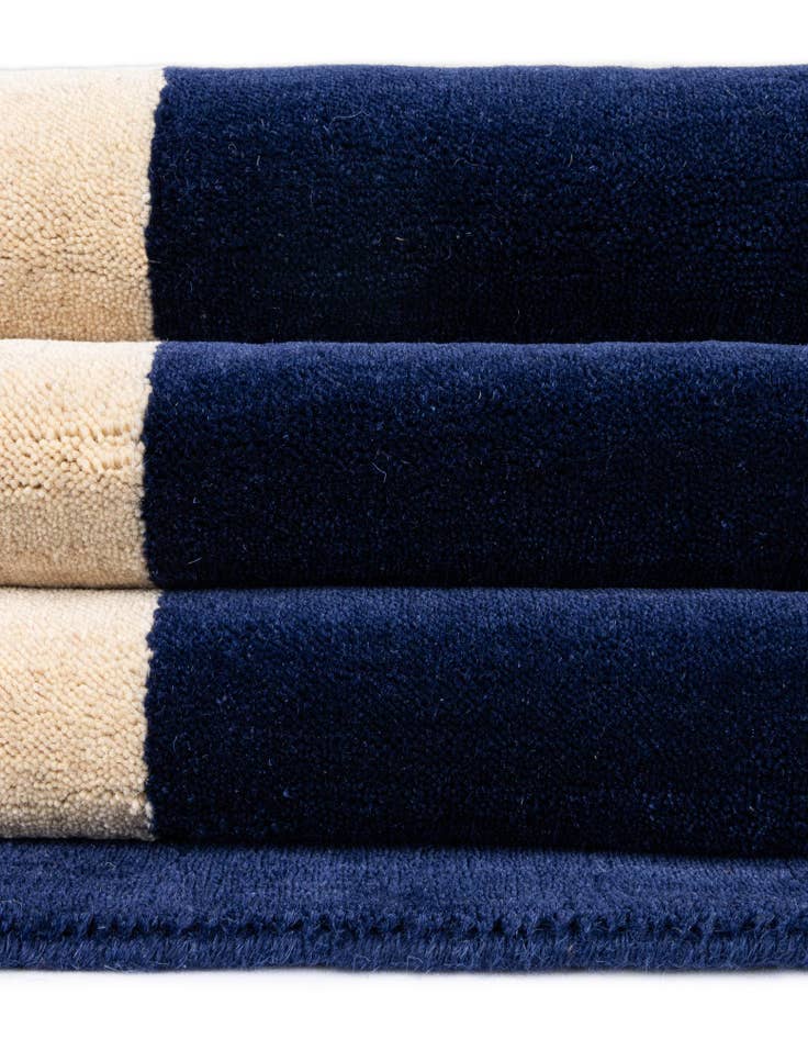 Detail image of 10' x 10' Jill Zarin Border Wool Square Rug