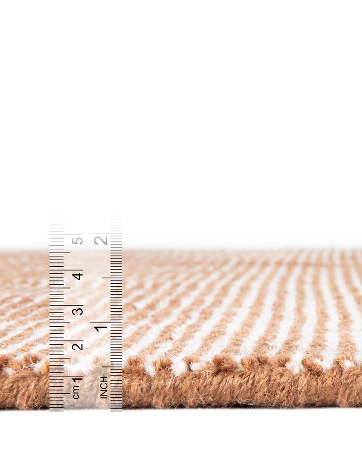 Detail image of 5' 1 x 5' 1 Hand Woven Jill Zarin English Manor Wool Round Rug