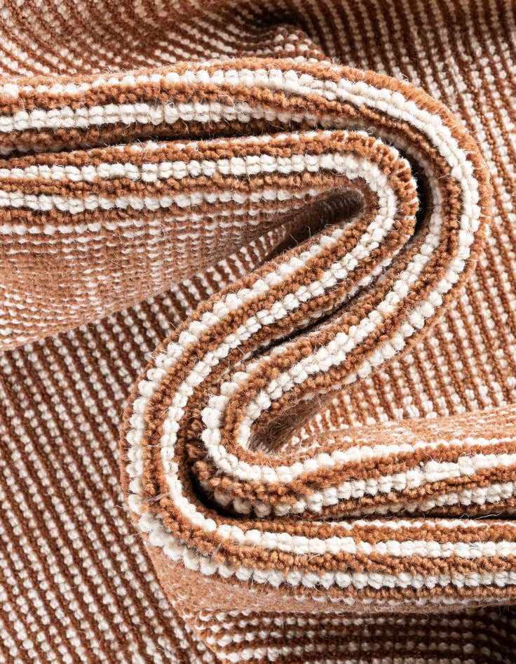Detail image of 5' 1 x 5' 1 Hand Woven Jill Zarin English Manor Wool Round Rug