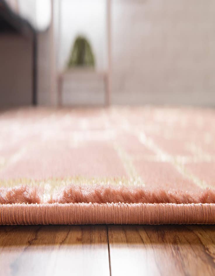 Detail image of 4' x 6'  Marilyn Monroe&trade; Glam Deco Rug