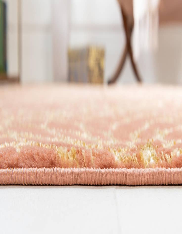 Detail image of 8' x 10'  Marilyn Monroe&trade; Glam Dahlia Rug