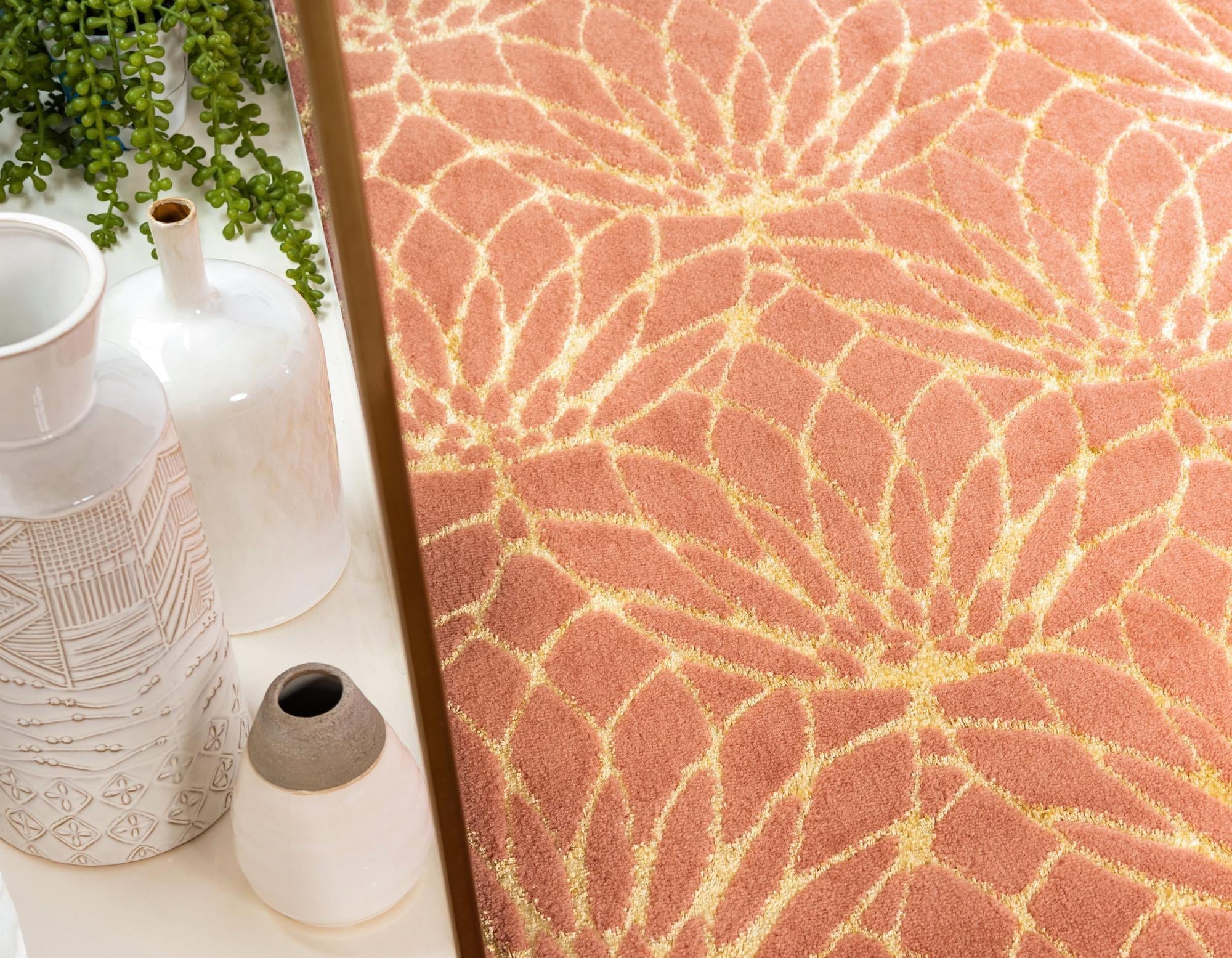2' x 3' Marilyn Monroe™ Glam Dahlia Rug