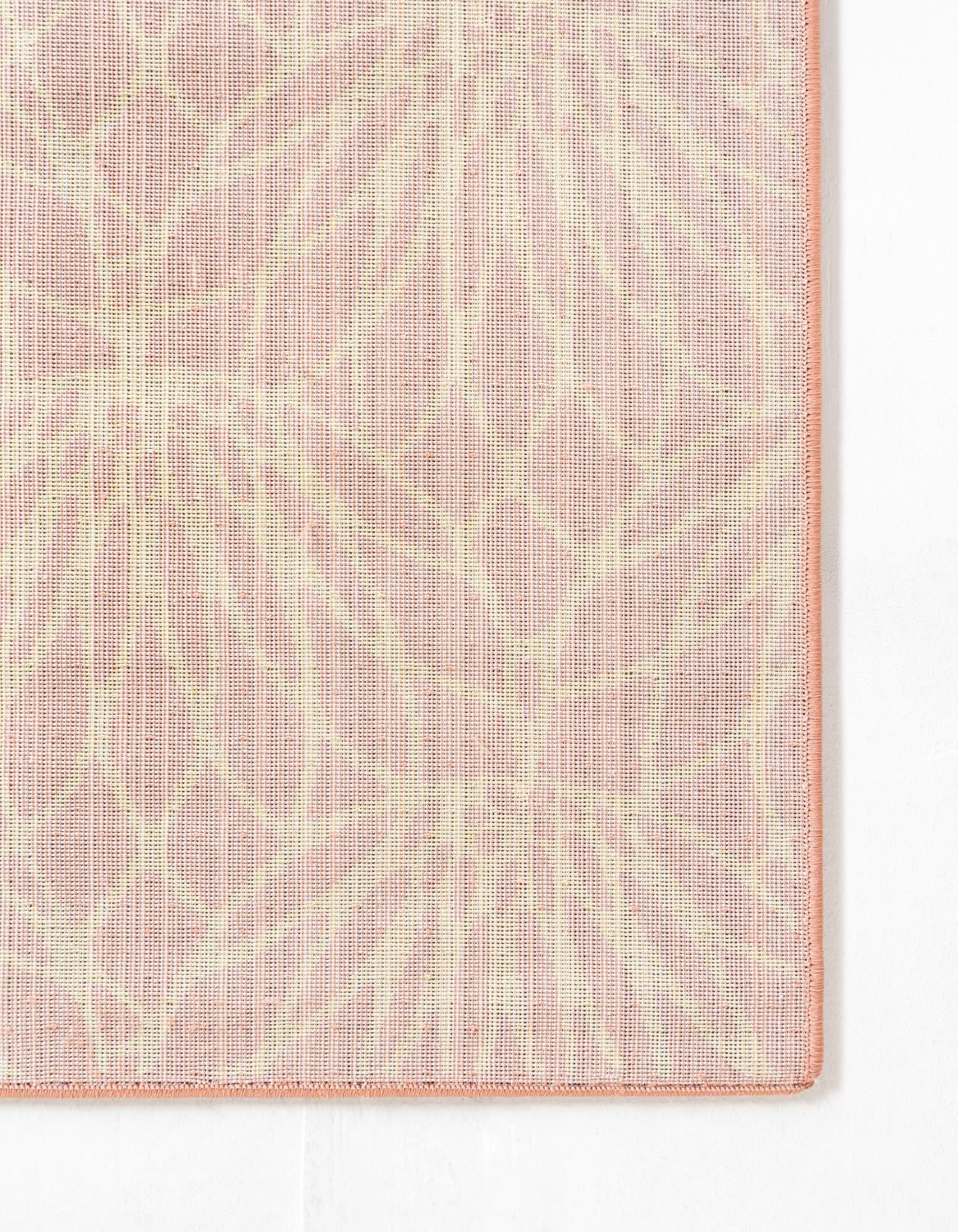 2' x 3' Marilyn Monroe™ Glam Dahlia Rug