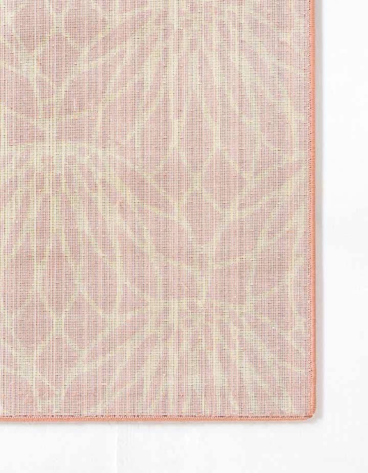 2' x 3' Marilyn Monroe™ Glam Dahlia Rug