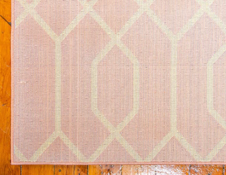 Detail image of 8' x 10' Marilyn Monroe™ Glam Trellis Rug