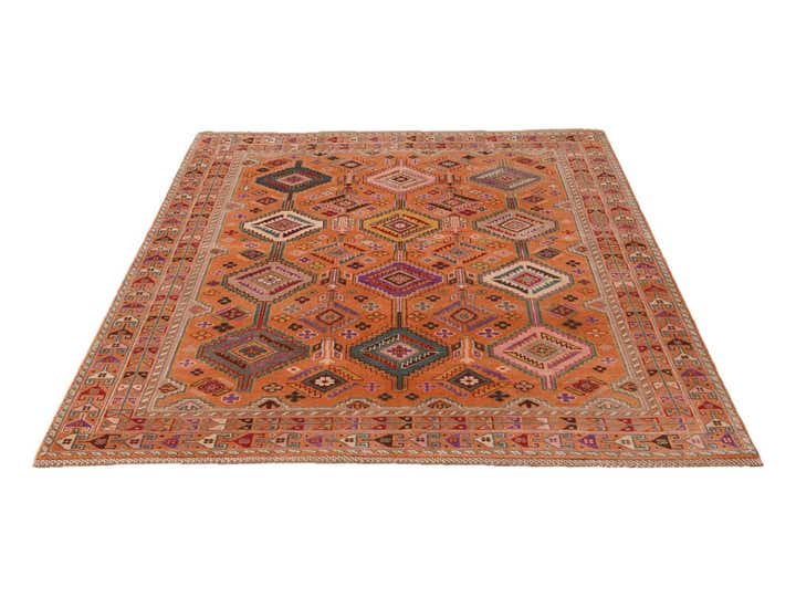 5' 7 x 8' Hand Knotted Kazak Rug