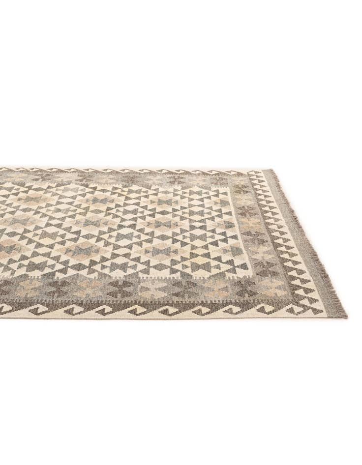Detail image of 4' 10 x 6' 6  Hand Woven Kilim Maymana Wool Rug