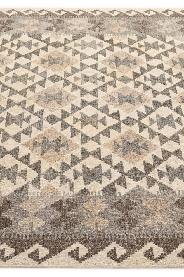 Detail image of 4' 10 x 6' 6 Hand Woven Kilim Maymana Wool Rug