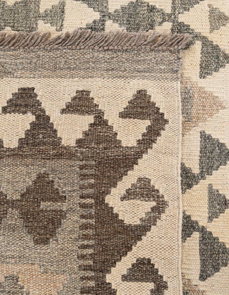 Detail image of 4' 10 x 6' 6  Hand Woven Kilim Maymana Wool Rug