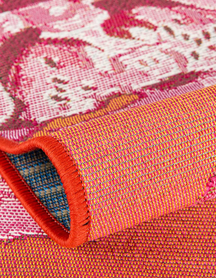 Detail image of 2' x 3'  Washable Botanical Indoor / Outdoor Rug