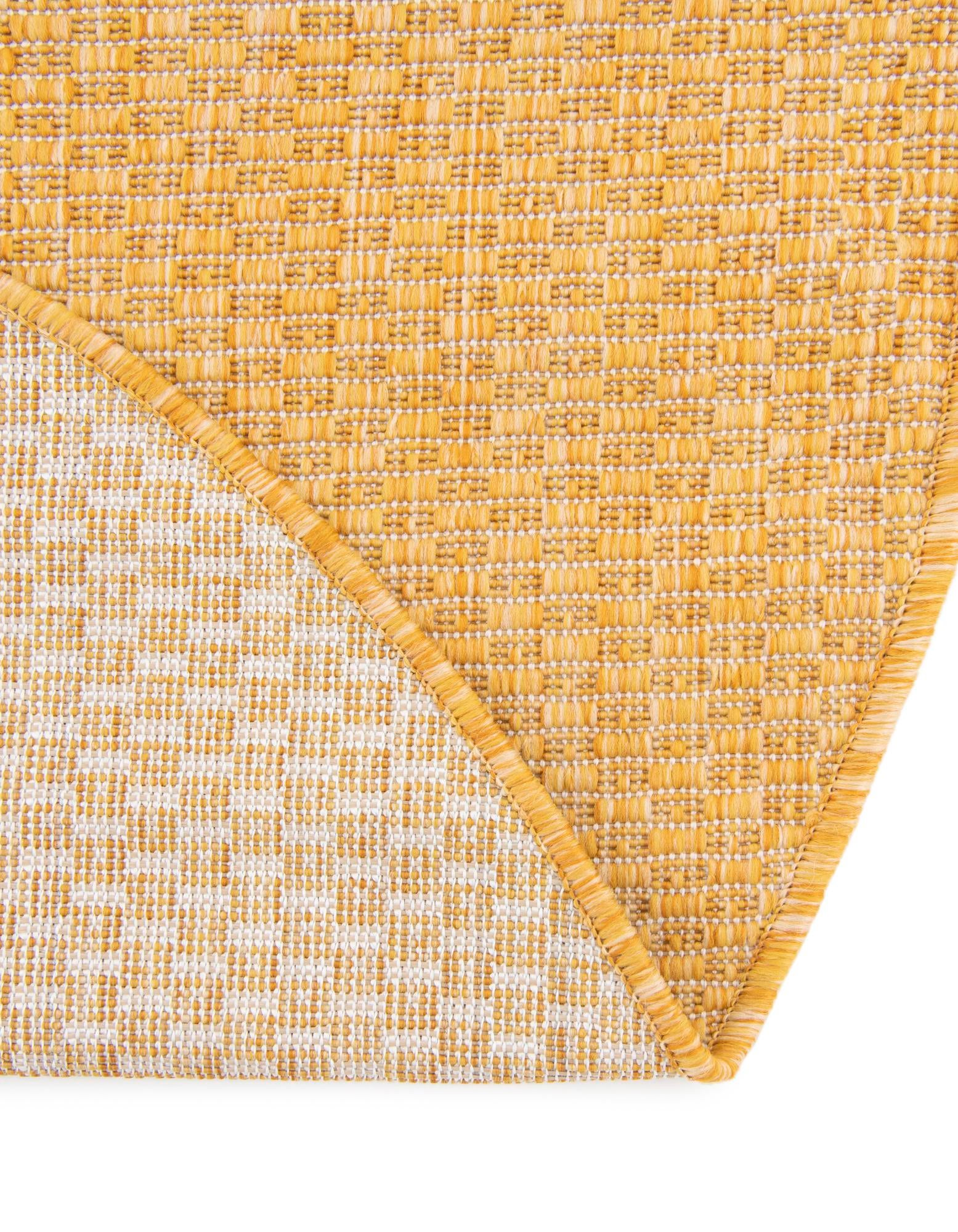 10' 8 x 10' 8 Easy-Clean Solid Indoor / Outdoor Round Rug