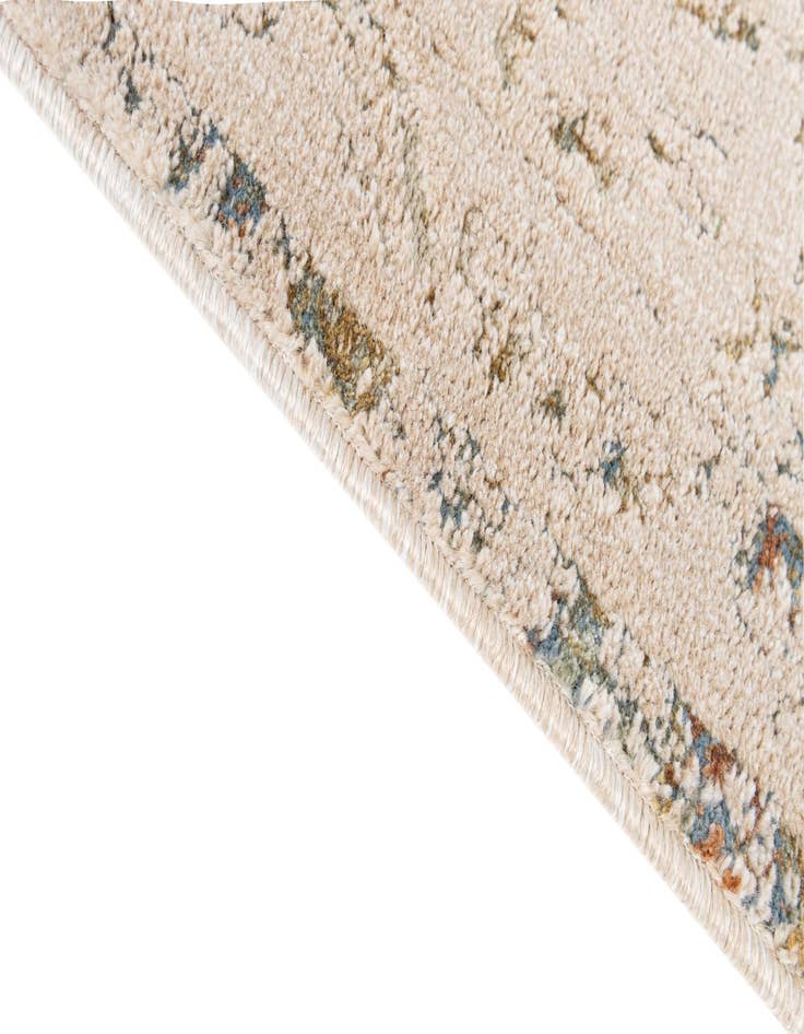 Detail image of 5' 2 x 7' 3 Aria Rug