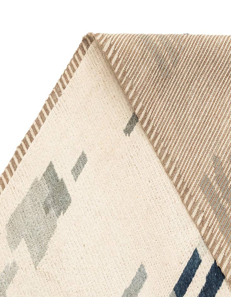 Detail image of 8' 2 x 10' 2  Hand Knotted Beni Marok Rug