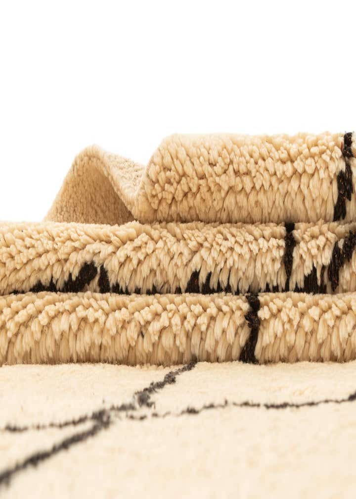 5' 5 x 8' 5 Berber Rug