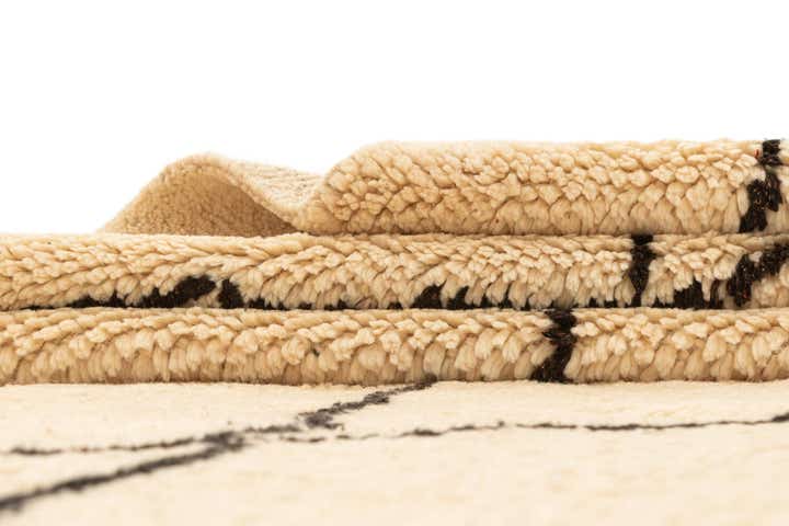 5' 5 x 8' 5 Berber Rug