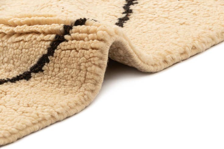 Detail image of 5' 5 x 8' 5 Berber Rug