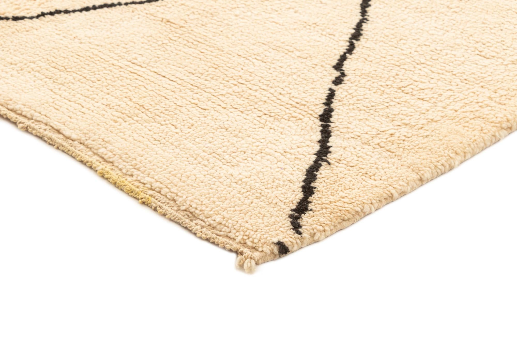 5' 5 x 8' 5 Berber Rug