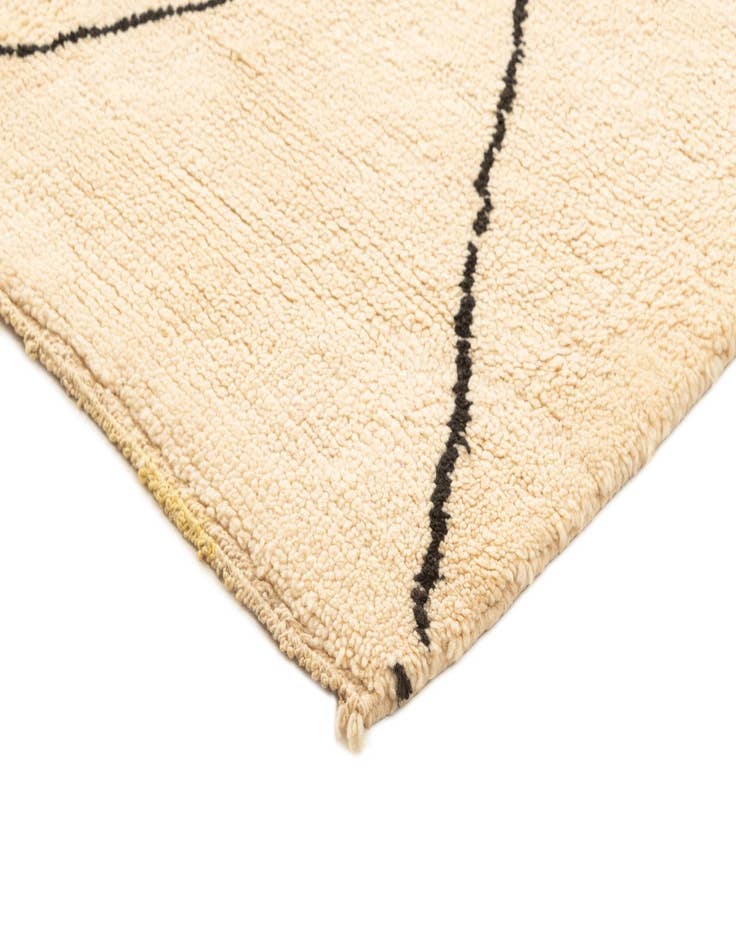 Detail image of 5' 5 x 8' 5 Berber Rug