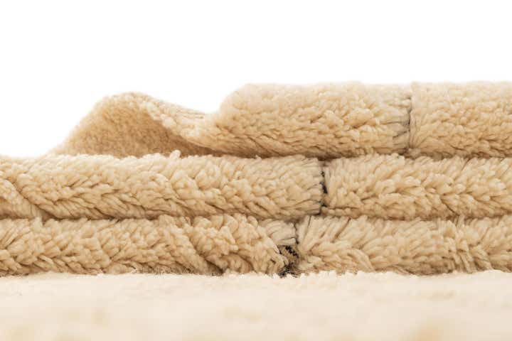 6' 10 x 9' 11 Berber Rug