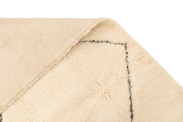 Detail image of 6' 8 x 9' 7 Berber Rug